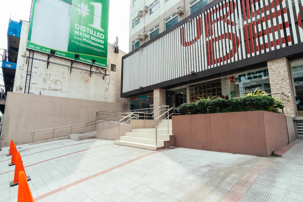 Urban Deca Tower Edsa by RedDoorz