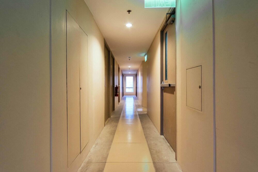 Urban Deca Tower Edsa by RedDoorz