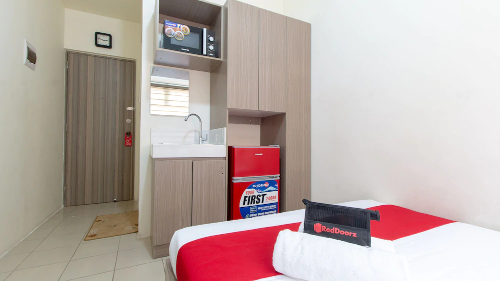 Urban Deca Tower Edsa by RedDoorz