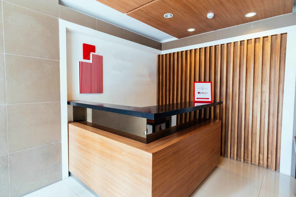 Urban Deca Tower Edsa by RedDoorz