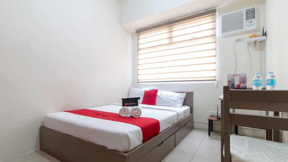 Urban Deca Tower Edsa by RedDoorz