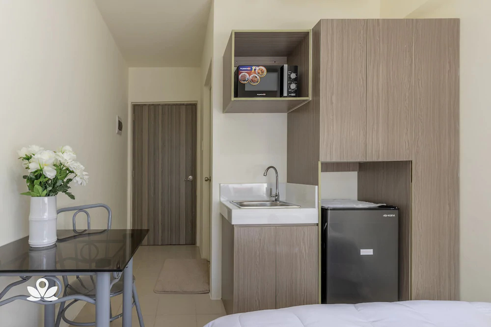 Urban Deca Tower Edsa by ZEN Rooms