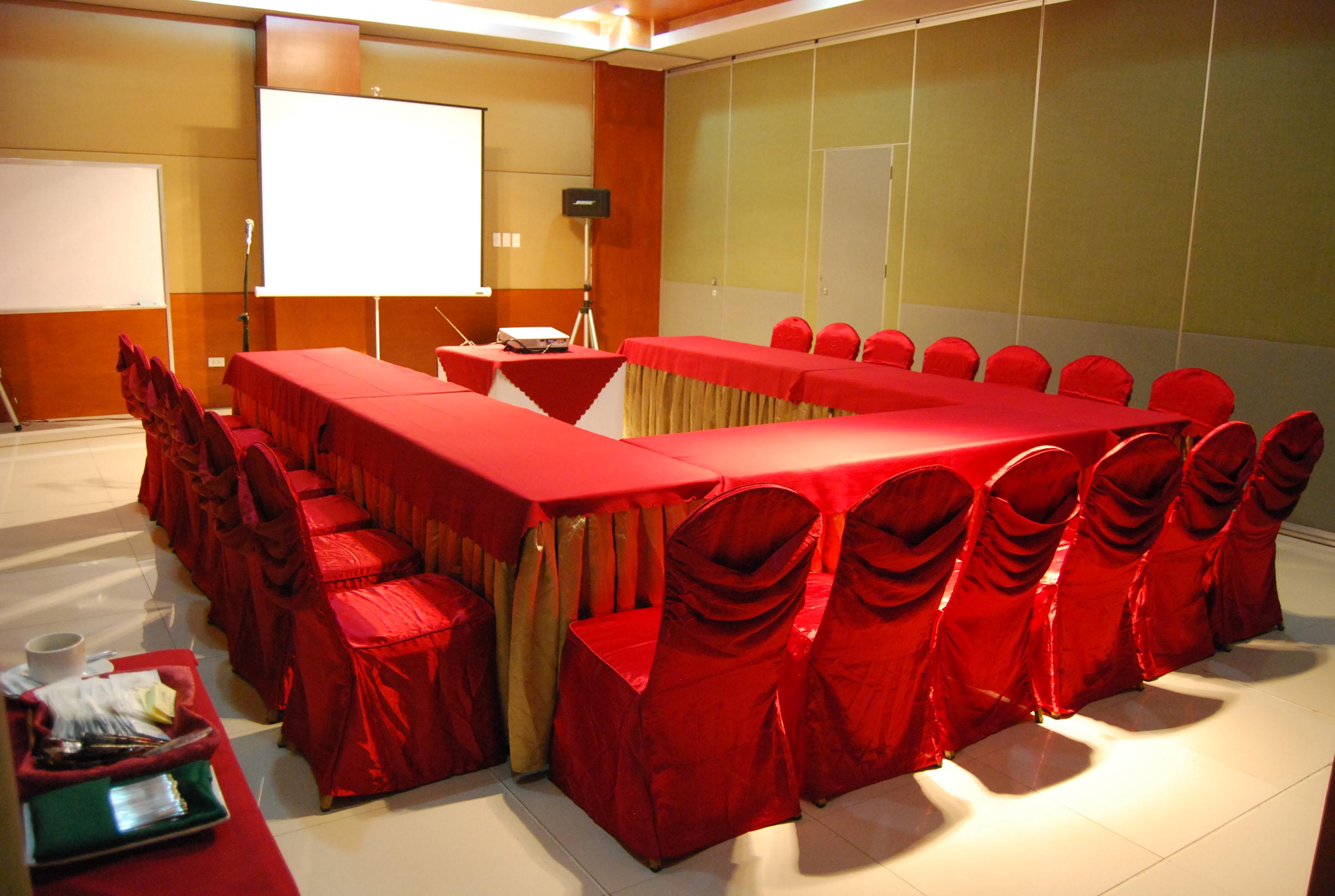 Allure Hotel & Suites