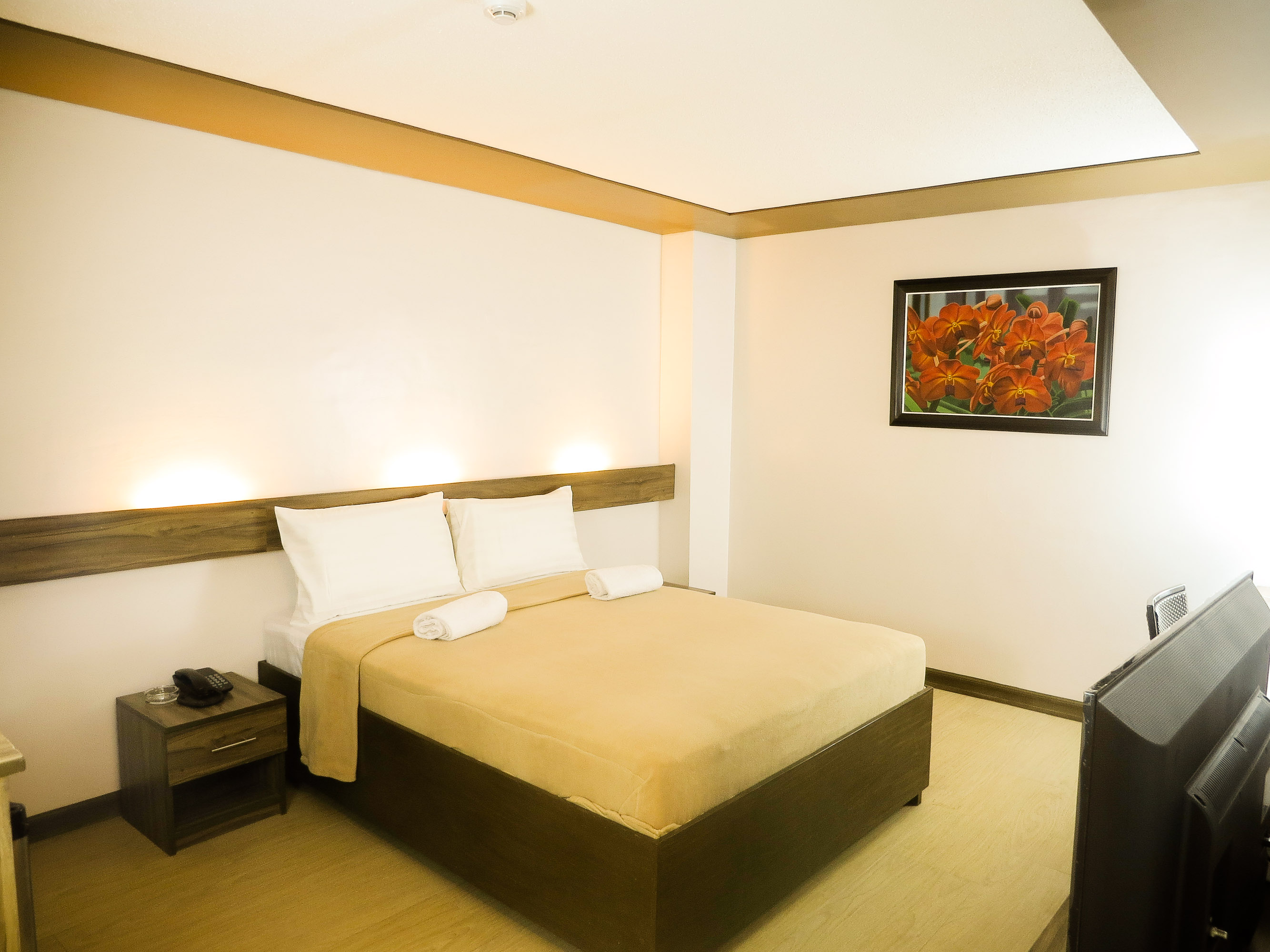 Leope Hotel