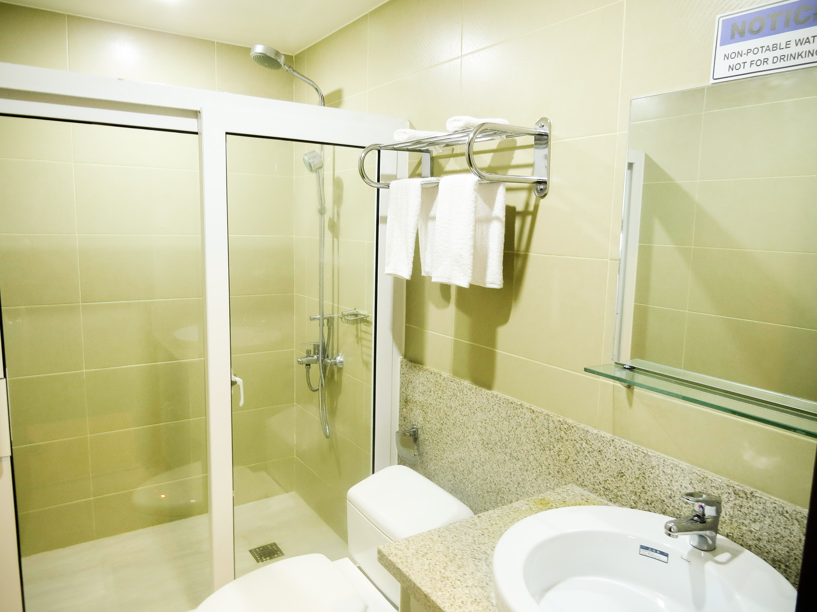 Leope Hotel