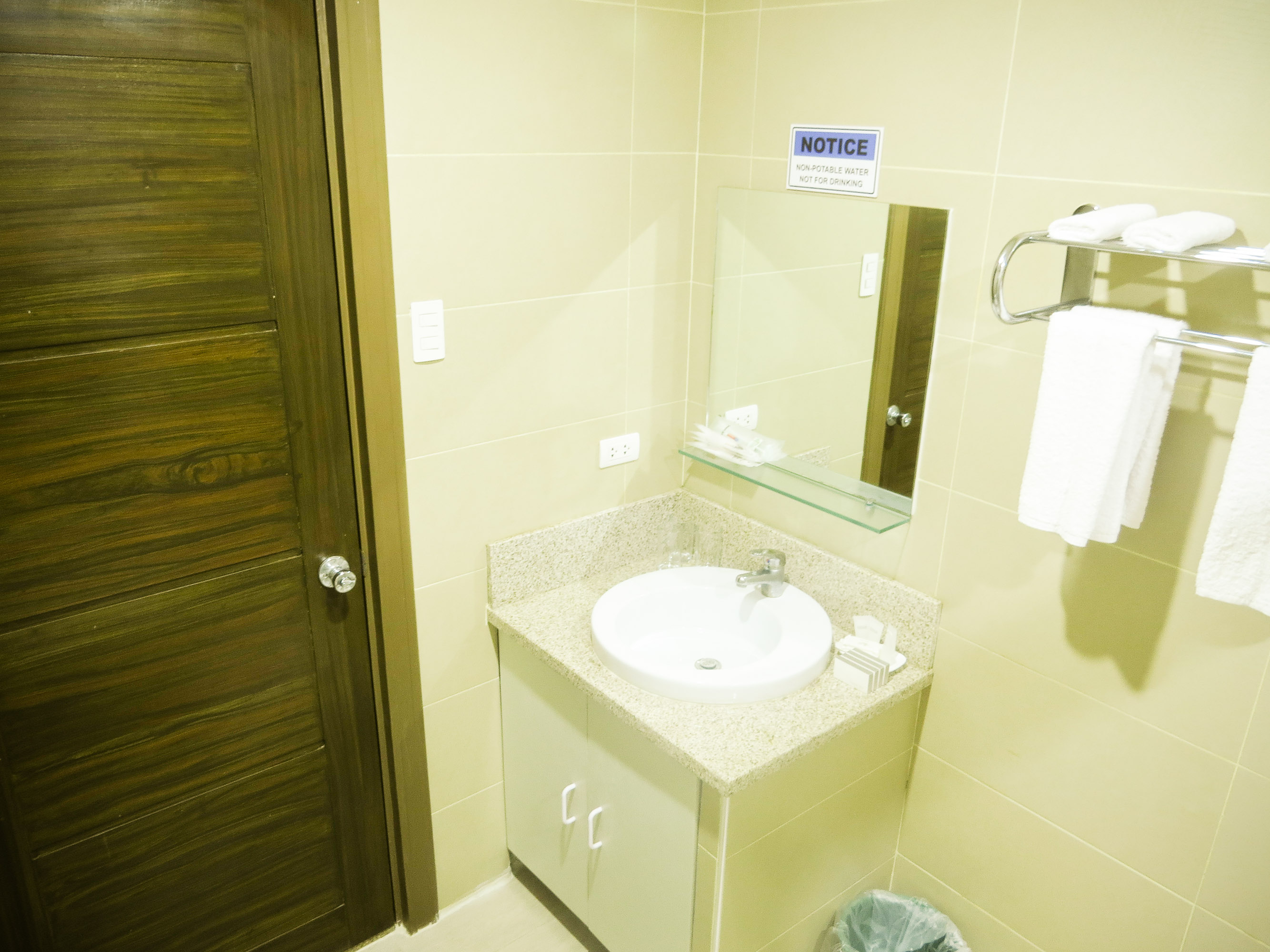 Leope Hotel