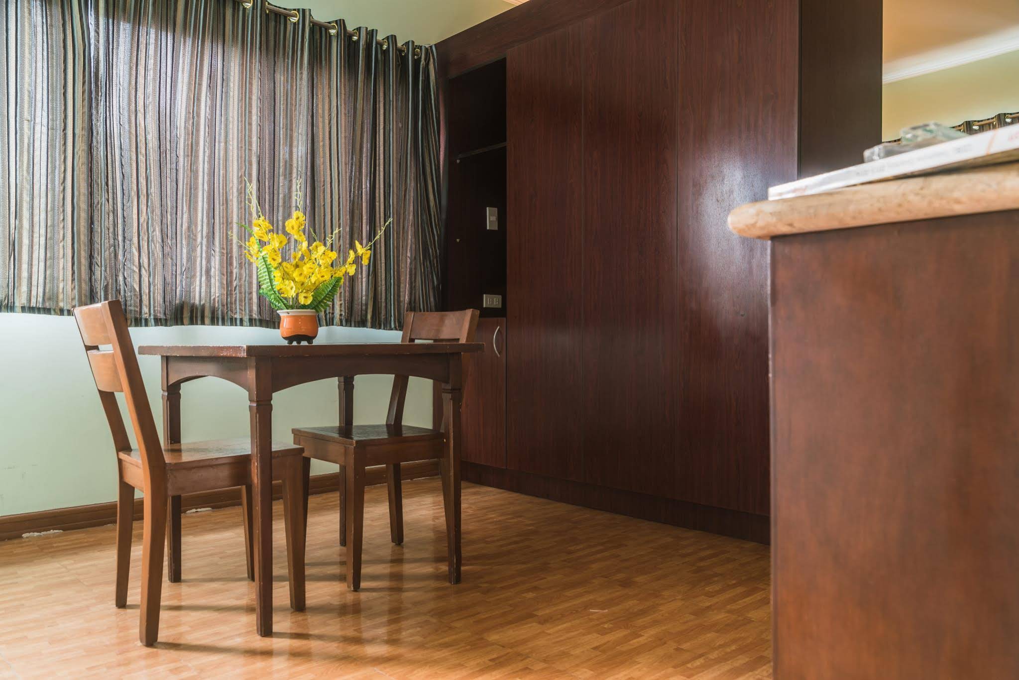 Oftana Suites
