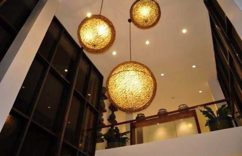 R Suites and Cafe