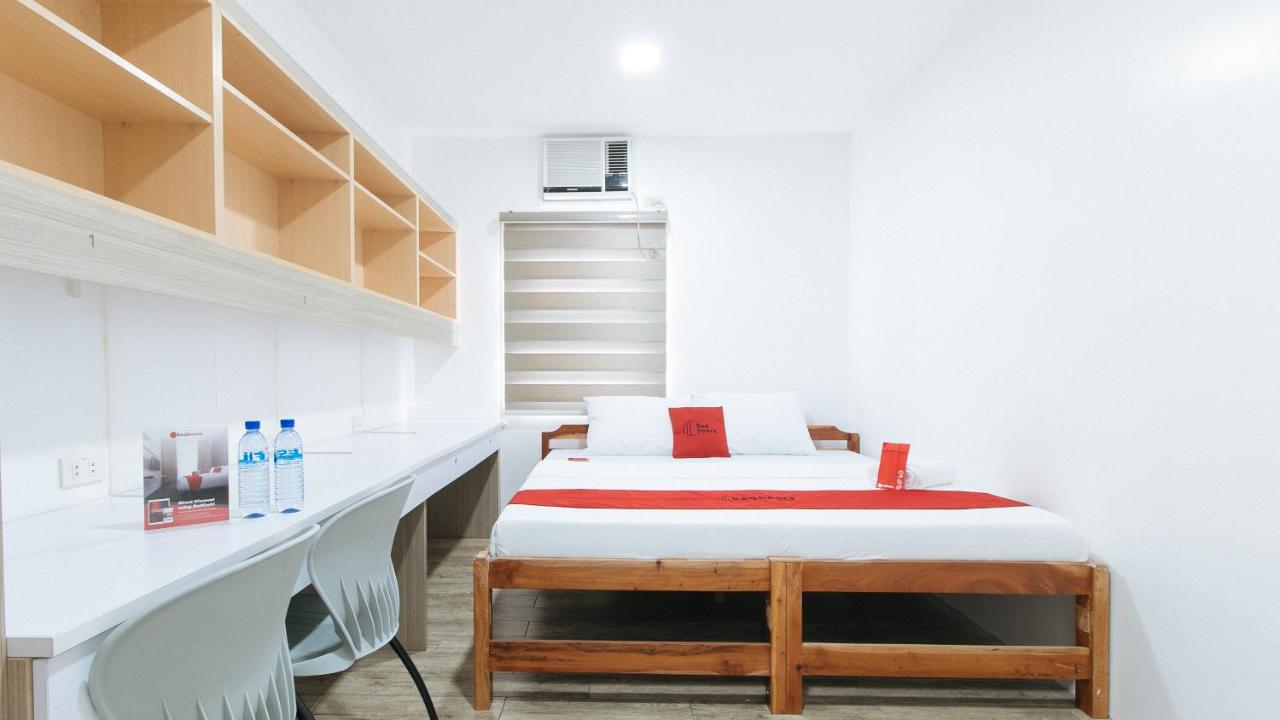 1318 Residences by RedDoorz