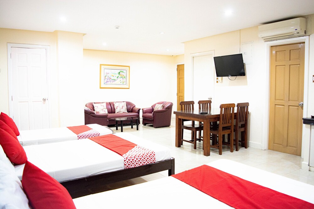 153 Executive Suites by OYO Rooms