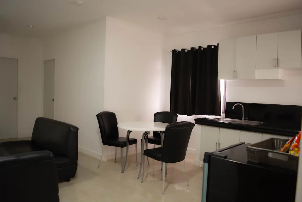 153 Executive Suites by OYO Rooms
