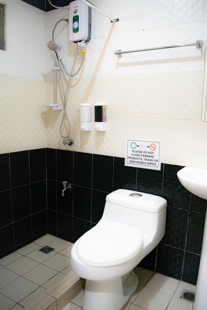 153 Executive Suites by OYO Rooms