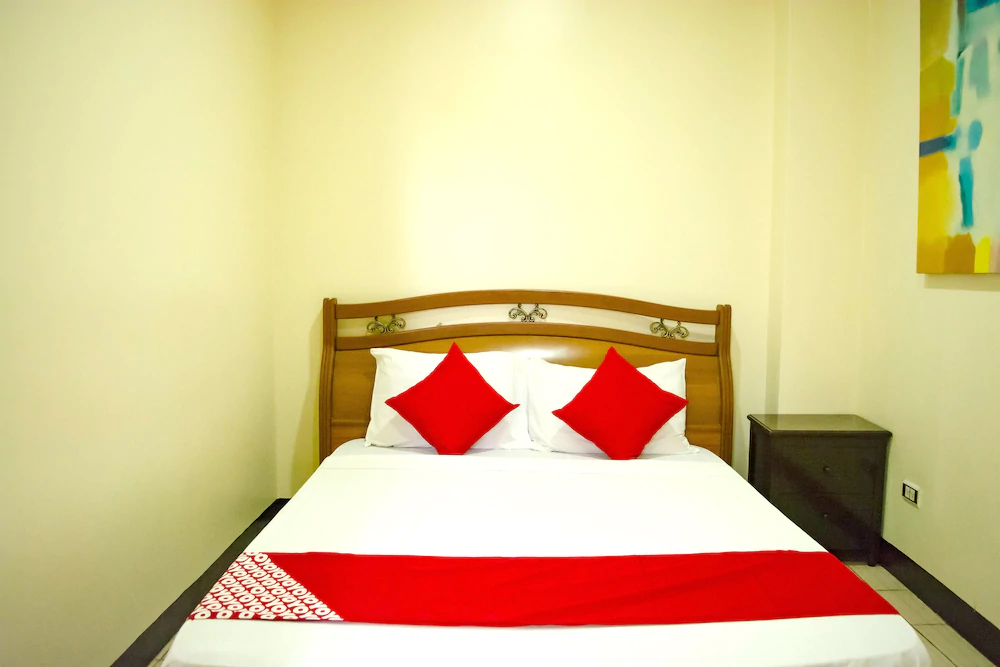 153 Executive Suites by OYO Rooms