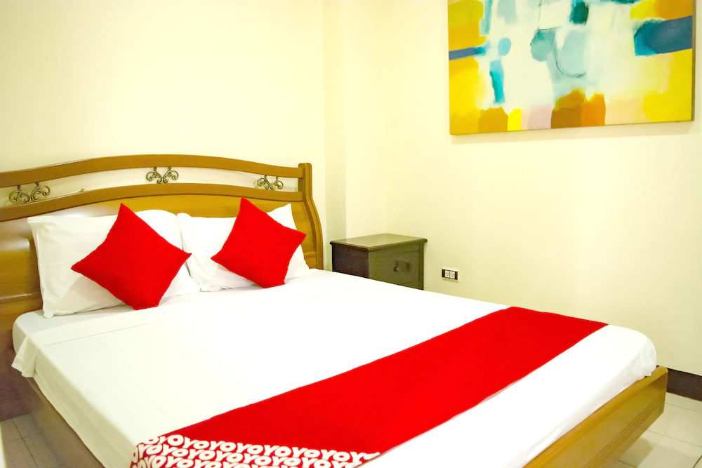 153 Executive Suites by OYO Rooms