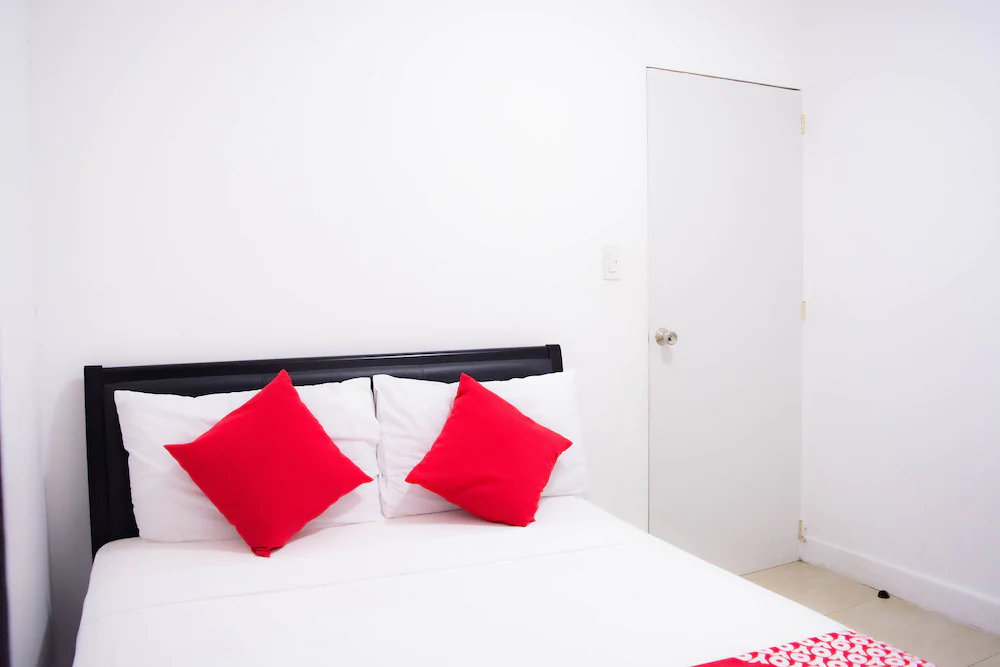 153 Executive Suites by OYO Rooms