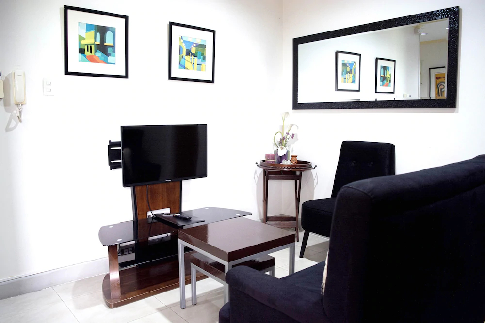 153 Executive Suites by OYO Rooms