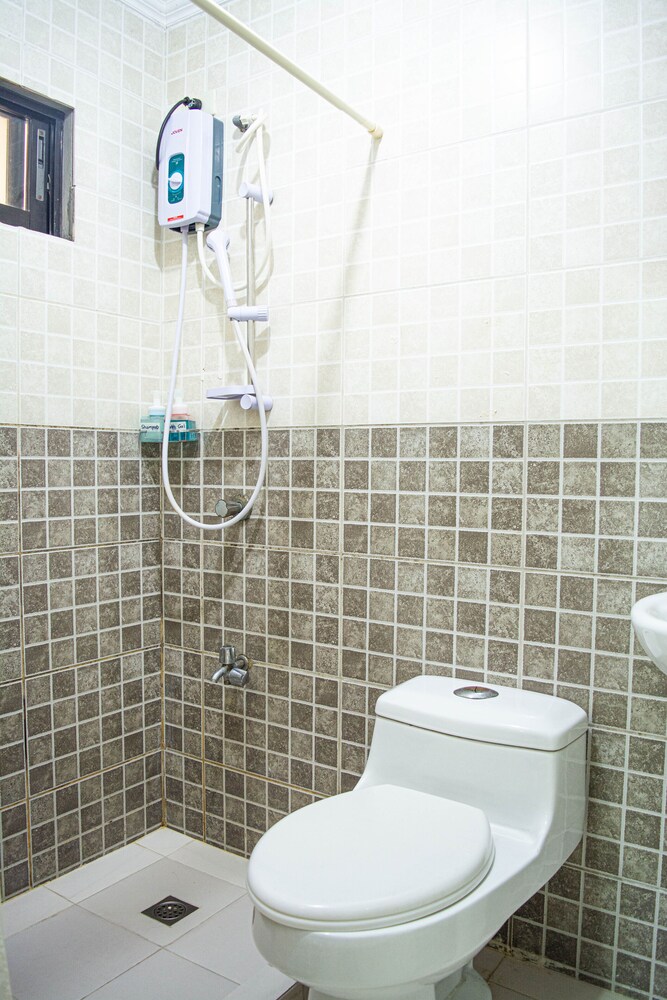 153 Executive Suites by OYO Rooms