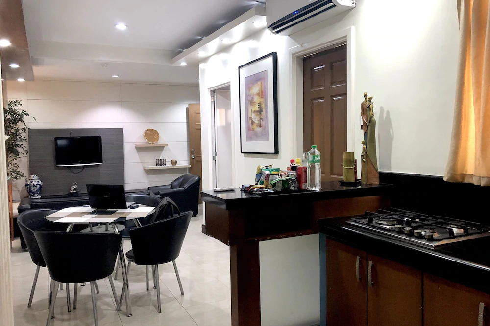 153 Executive Suites by OYO Rooms