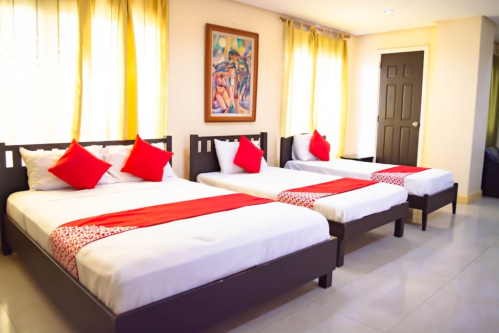 153 Executive Suites by OYO Rooms