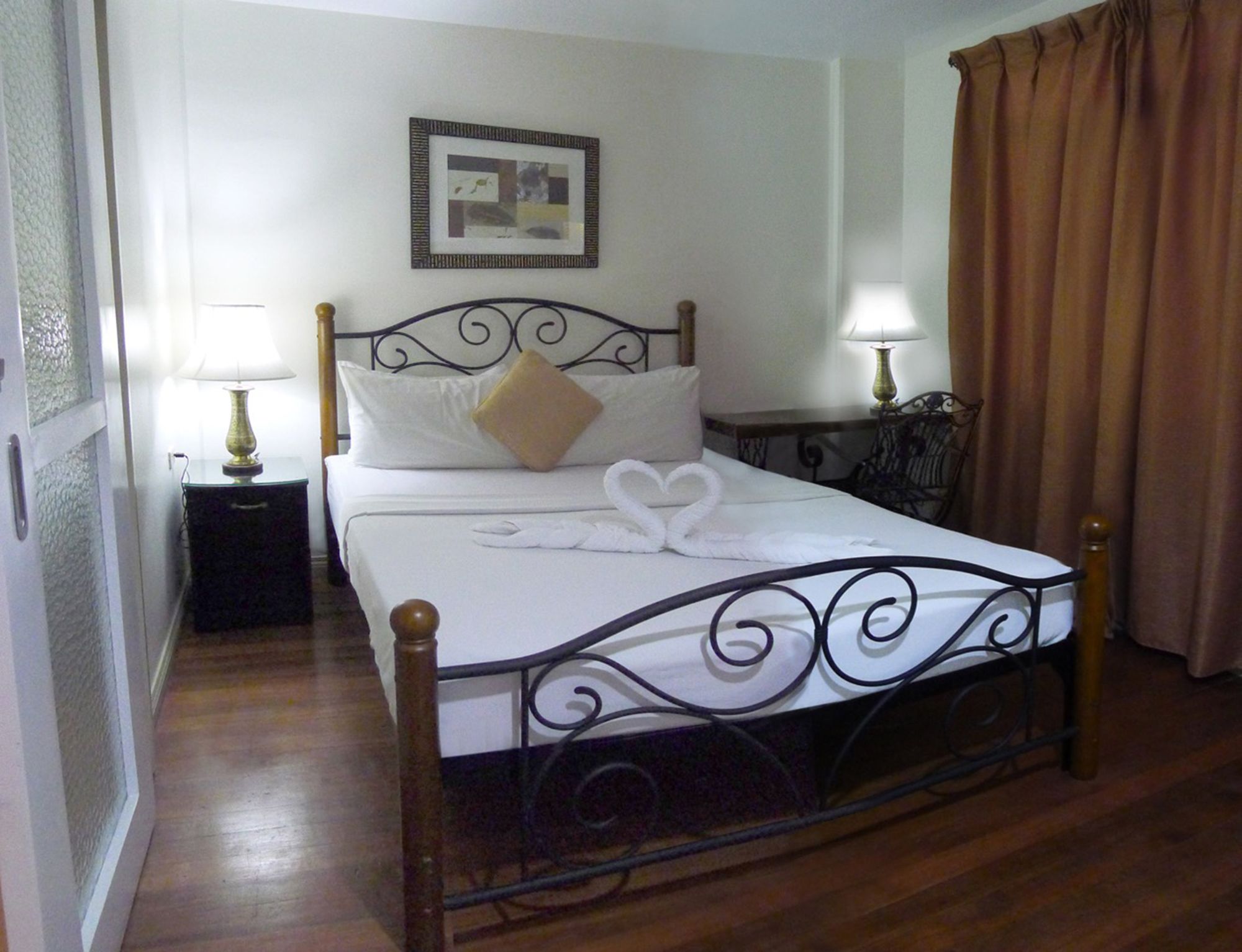 1775 Adriatico Suites