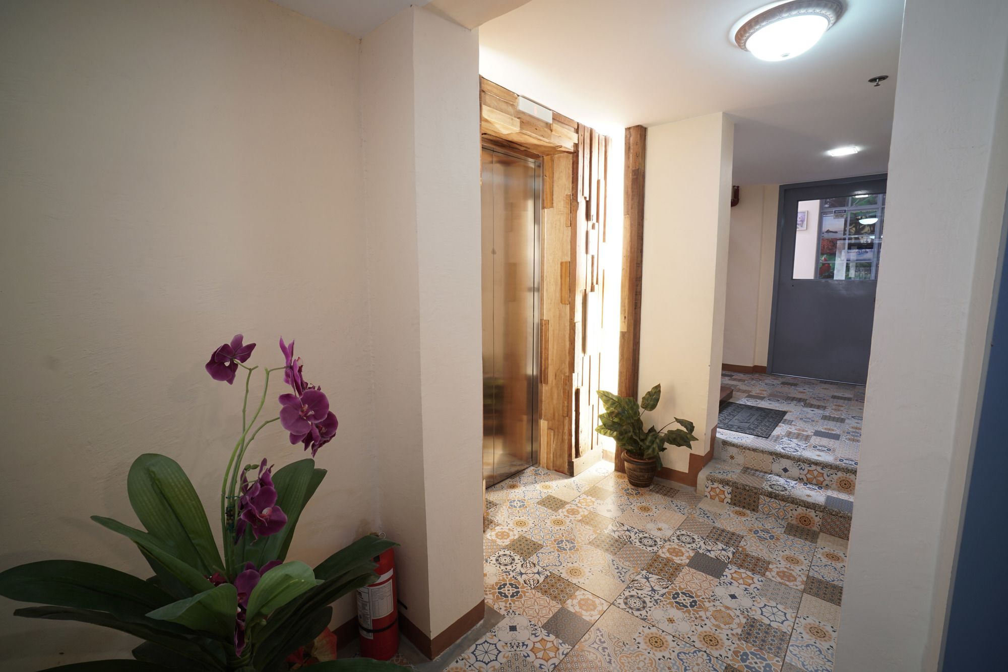 1775 Adriatico Suites