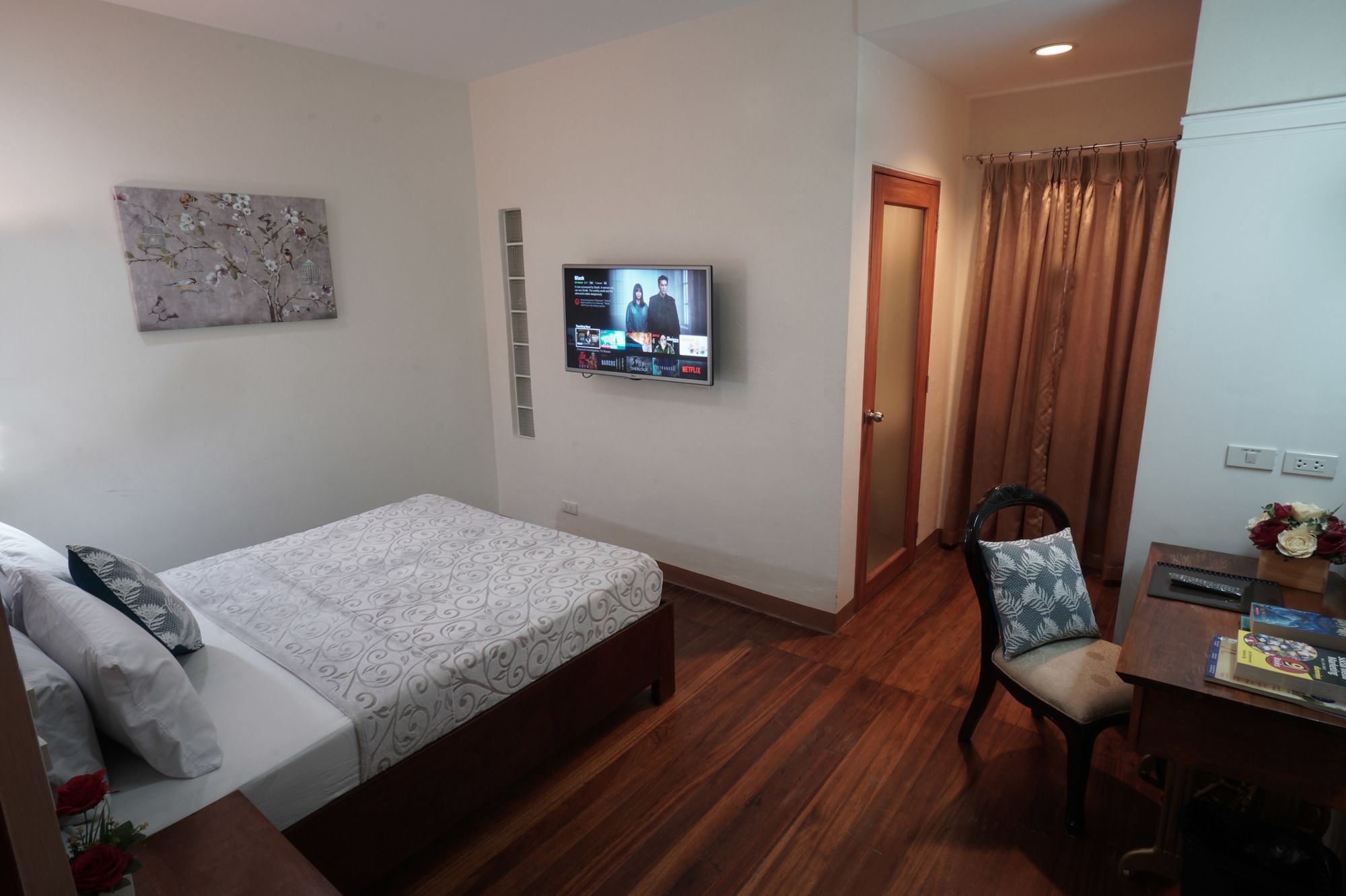 1775 Adriatico Suites
