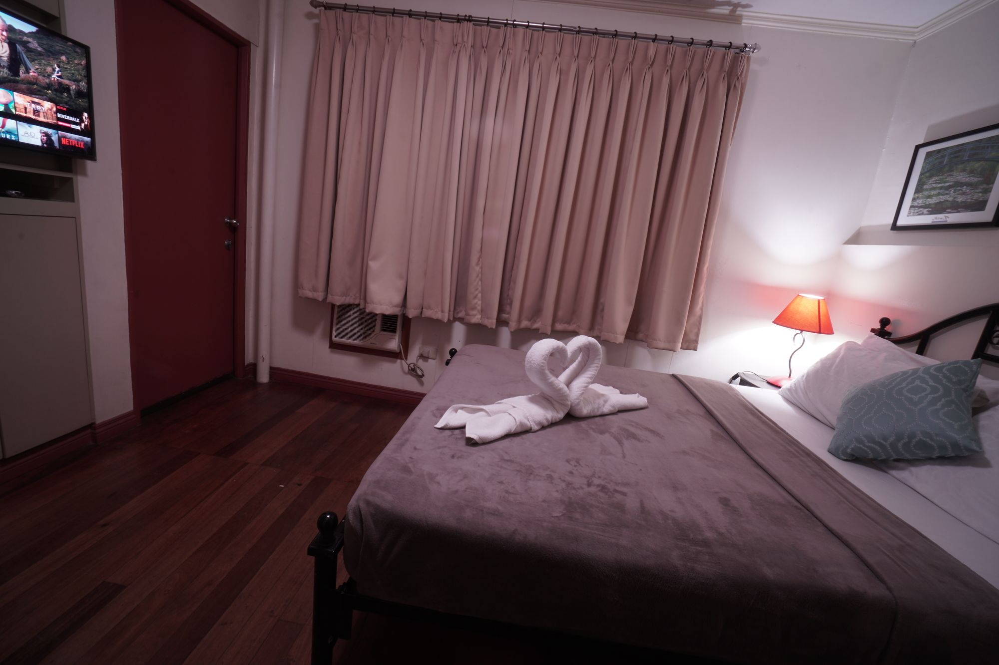 1775 Adriatico Suites