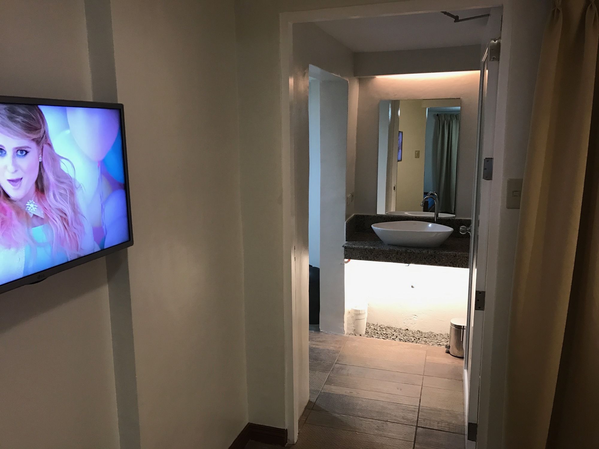 1775 Adriatico Suites