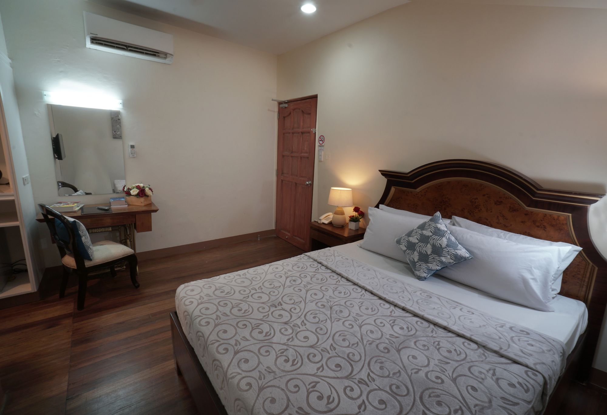 1775 Adriatico Suites
