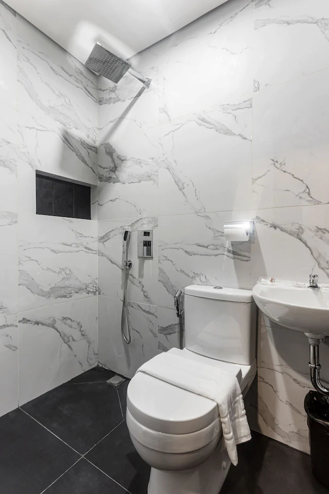 Airo Hotel by OYO Rooms
