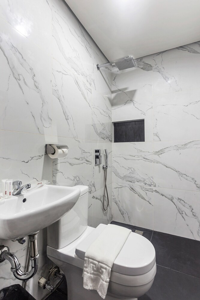 Airo Hotel by OYO Rooms