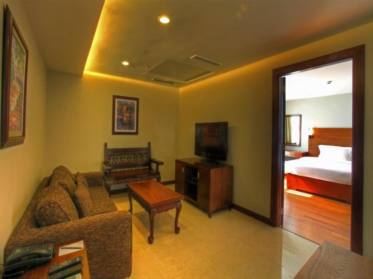 Armada Manila