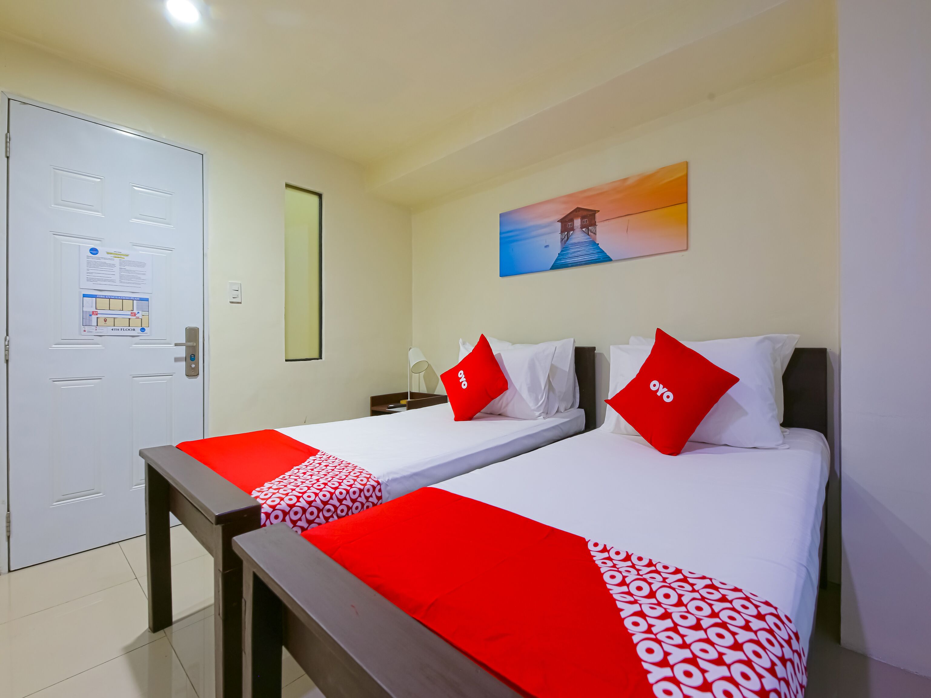 Arzo Hotel Makati by OYO Rooms