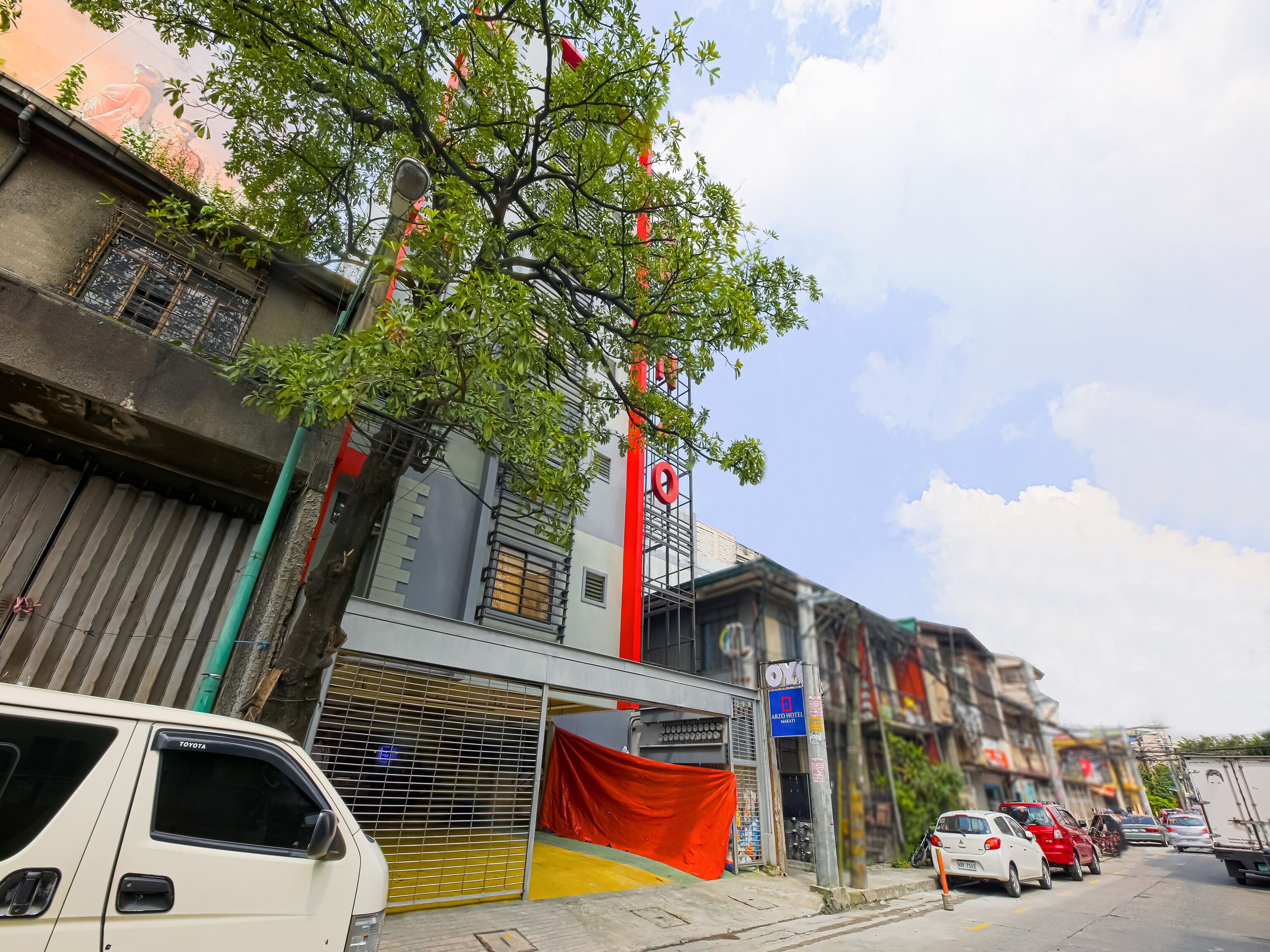 Arzo Hotel Makati by OYO Rooms