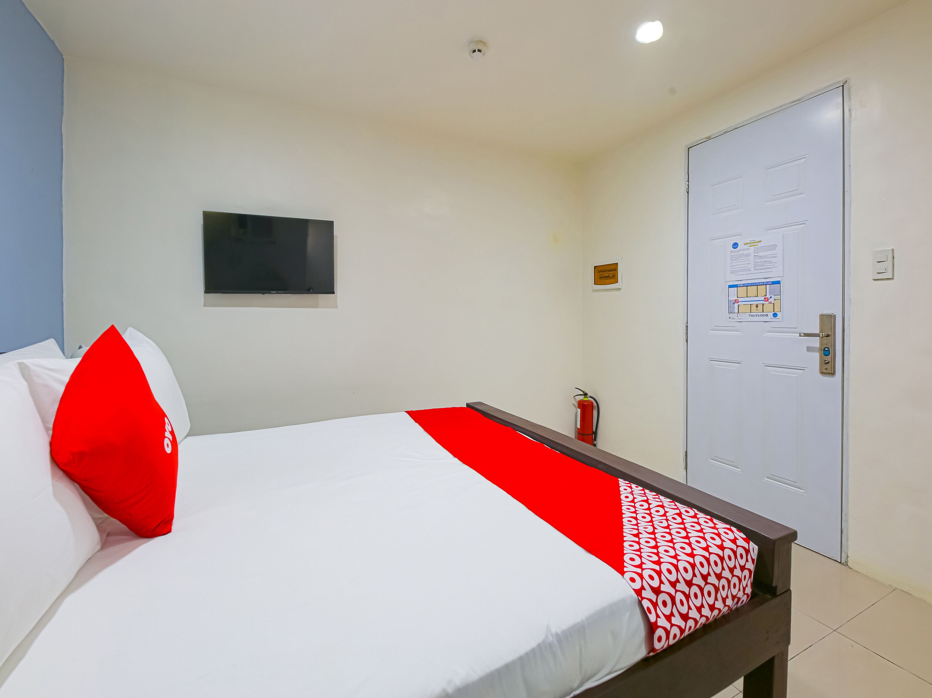Arzo Hotel Makati by OYO Rooms
