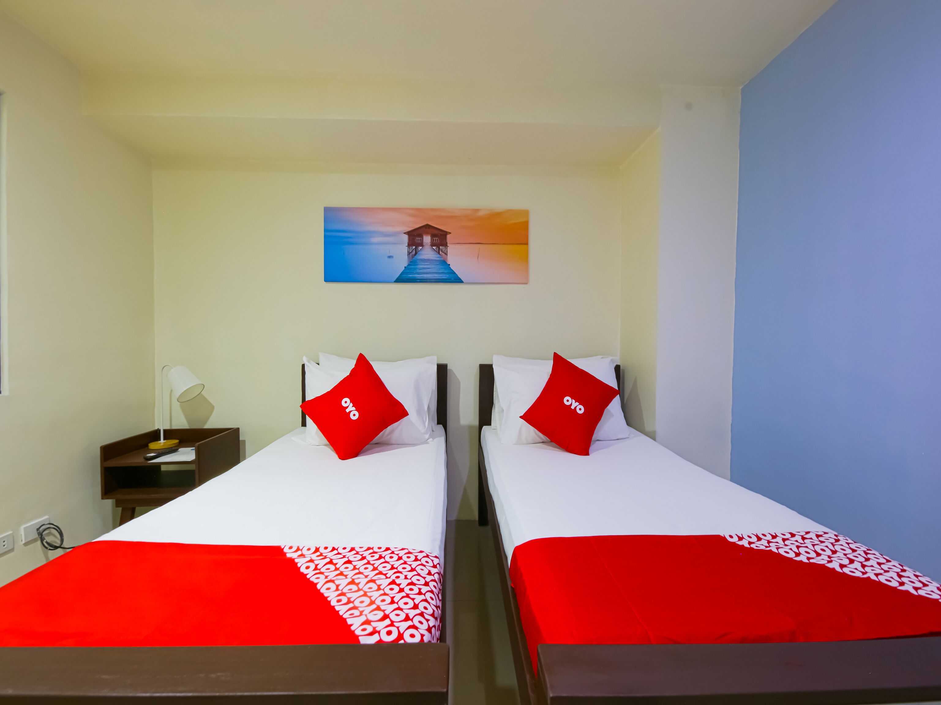 Arzo Hotel Makati by OYO Rooms