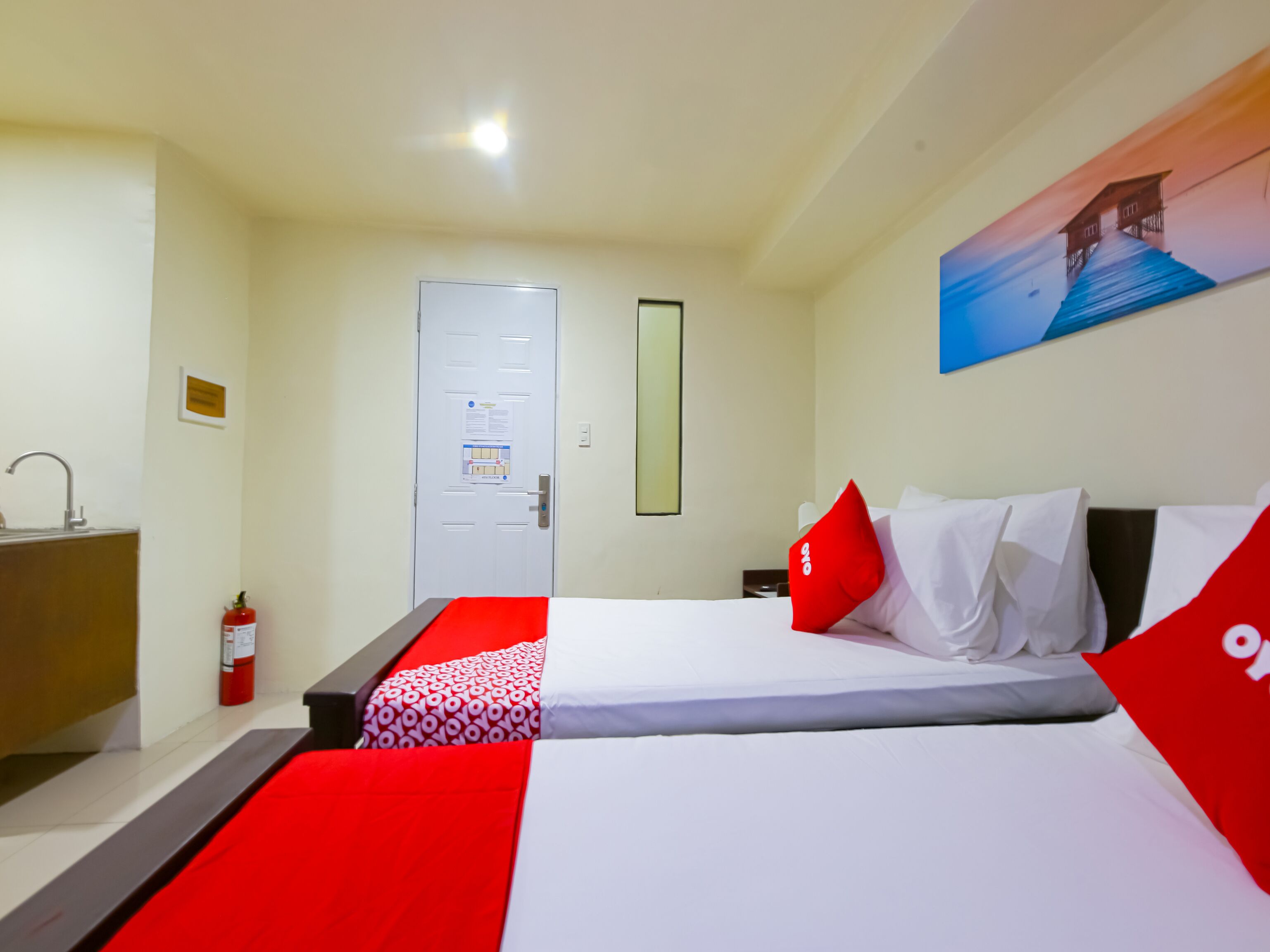 Arzo Hotel Makati by OYO Rooms