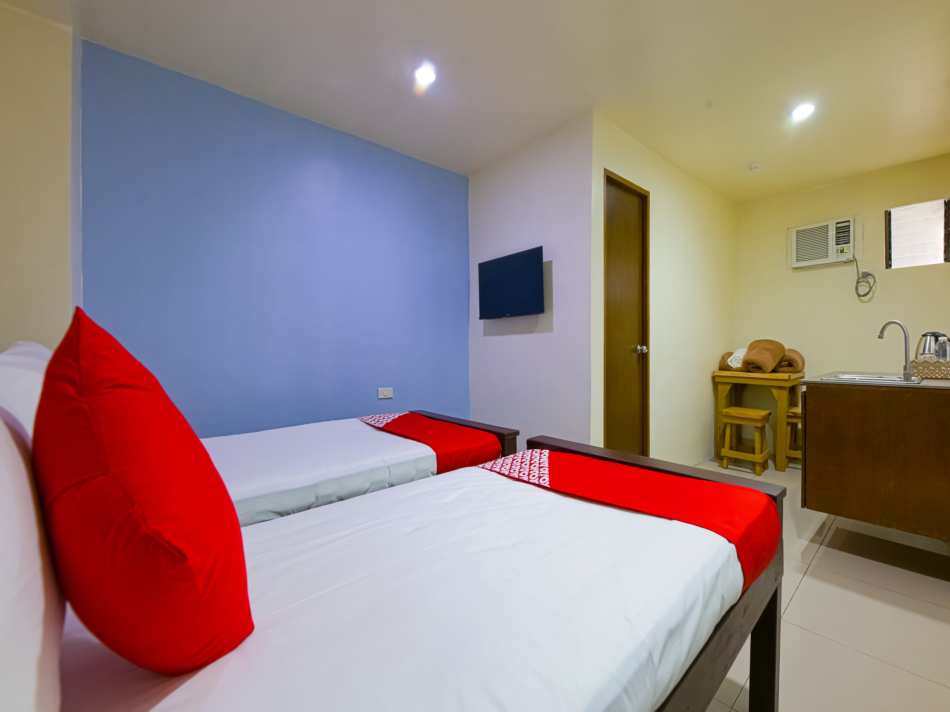 Arzo Hotel Makati by OYO Rooms