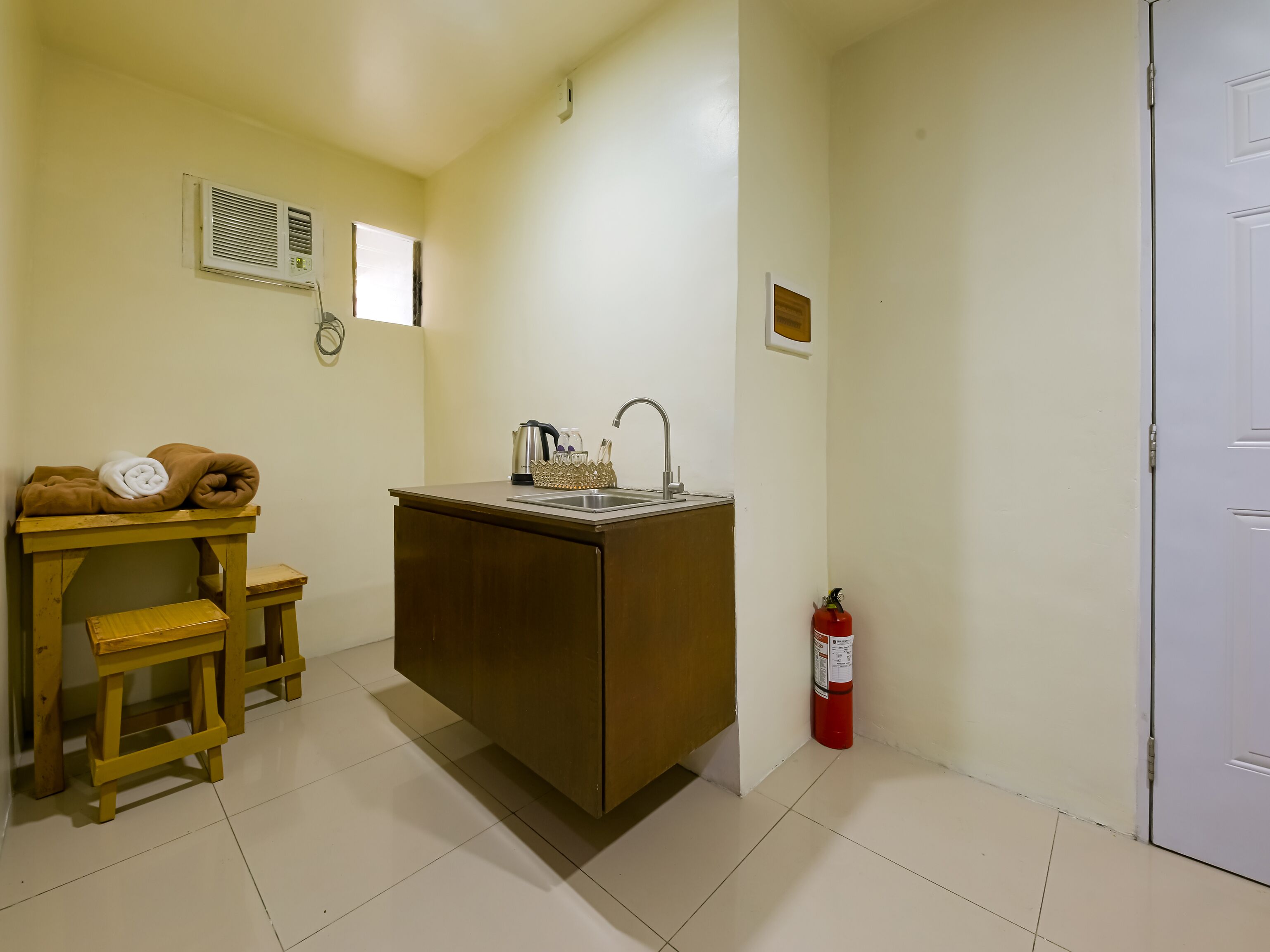 Arzo Hotel Makati by OYO Rooms