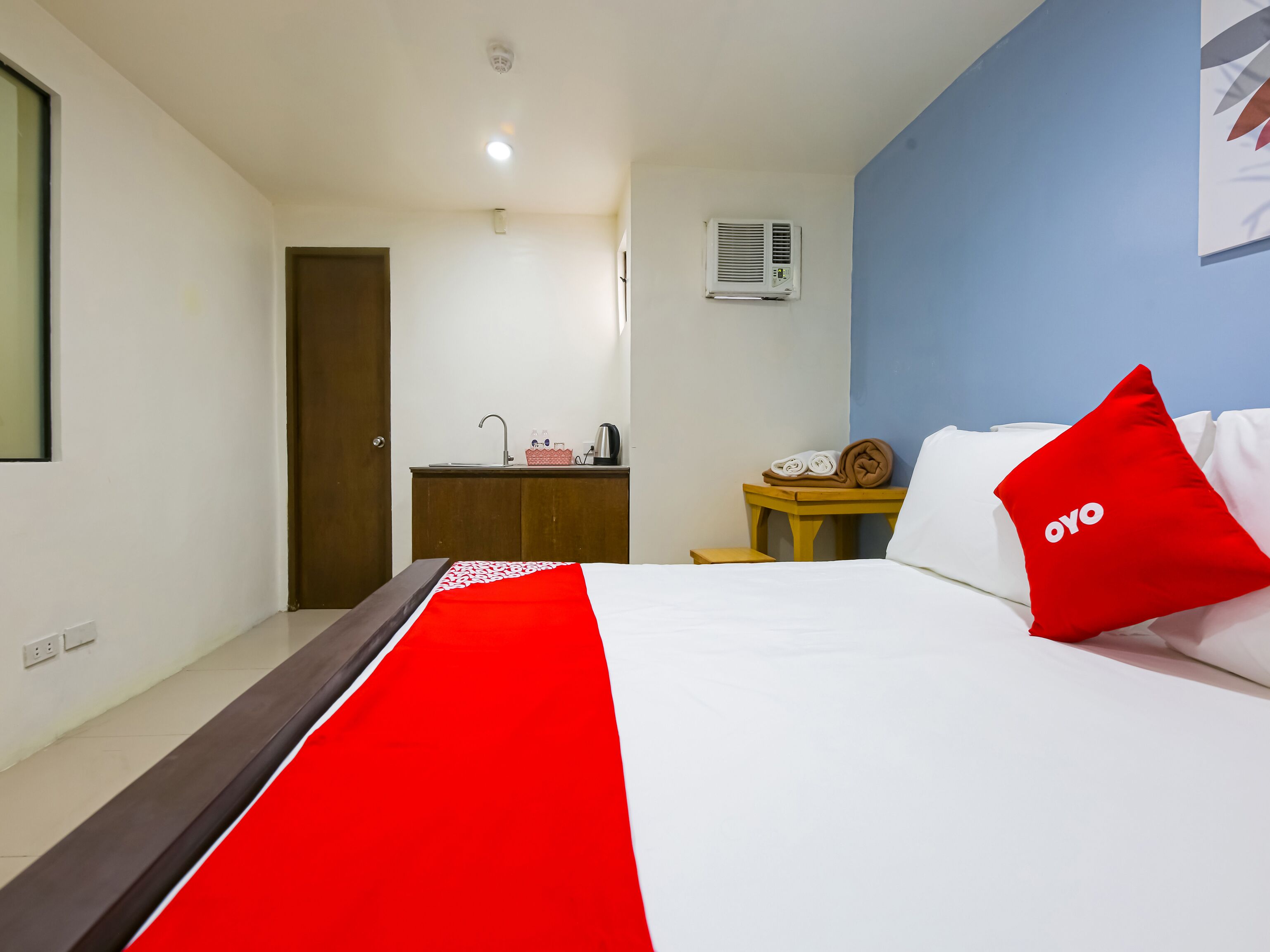 Arzo Hotel Makati by OYO Rooms
