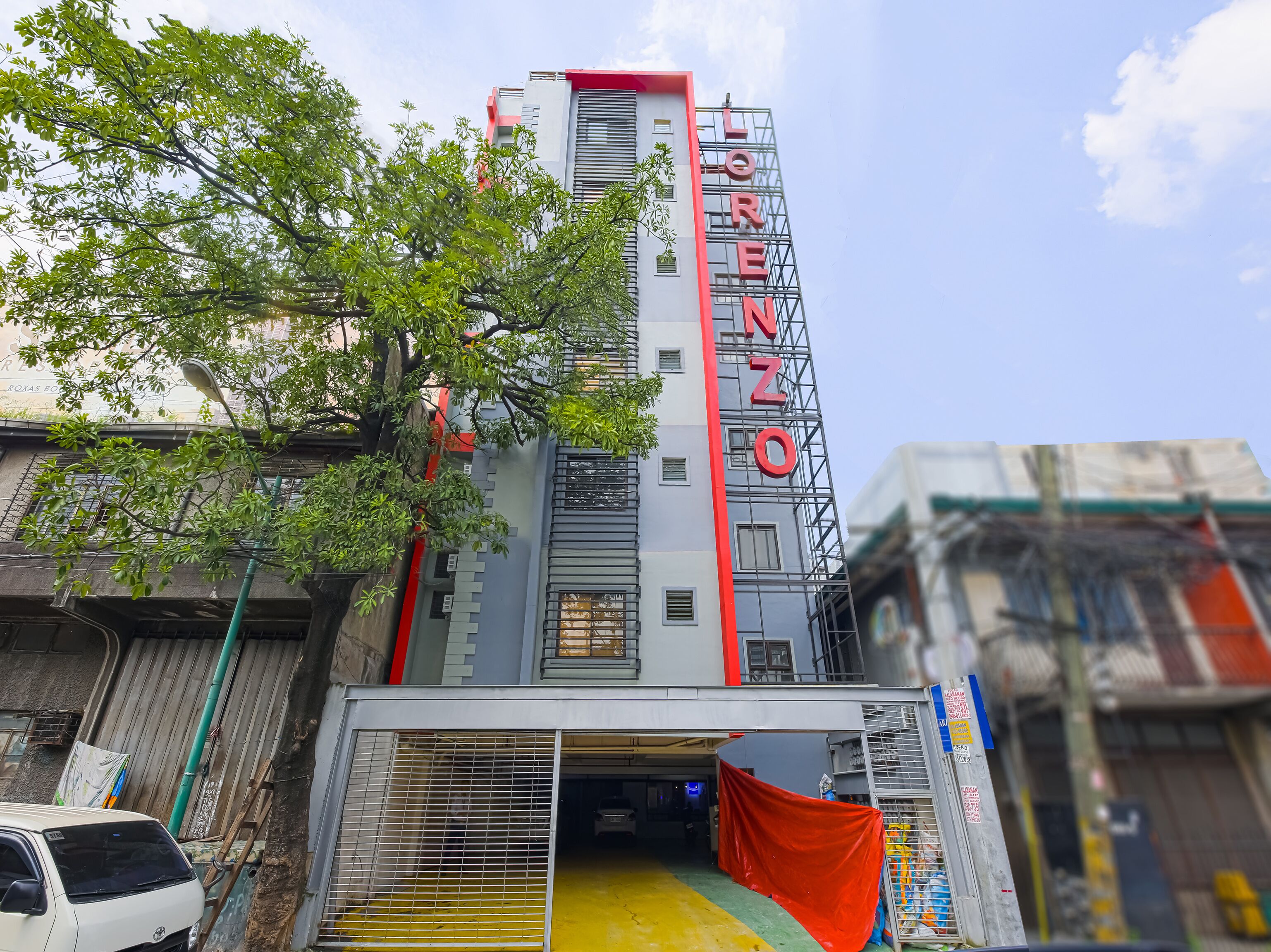 Arzo Hotel Makati by OYO Rooms
