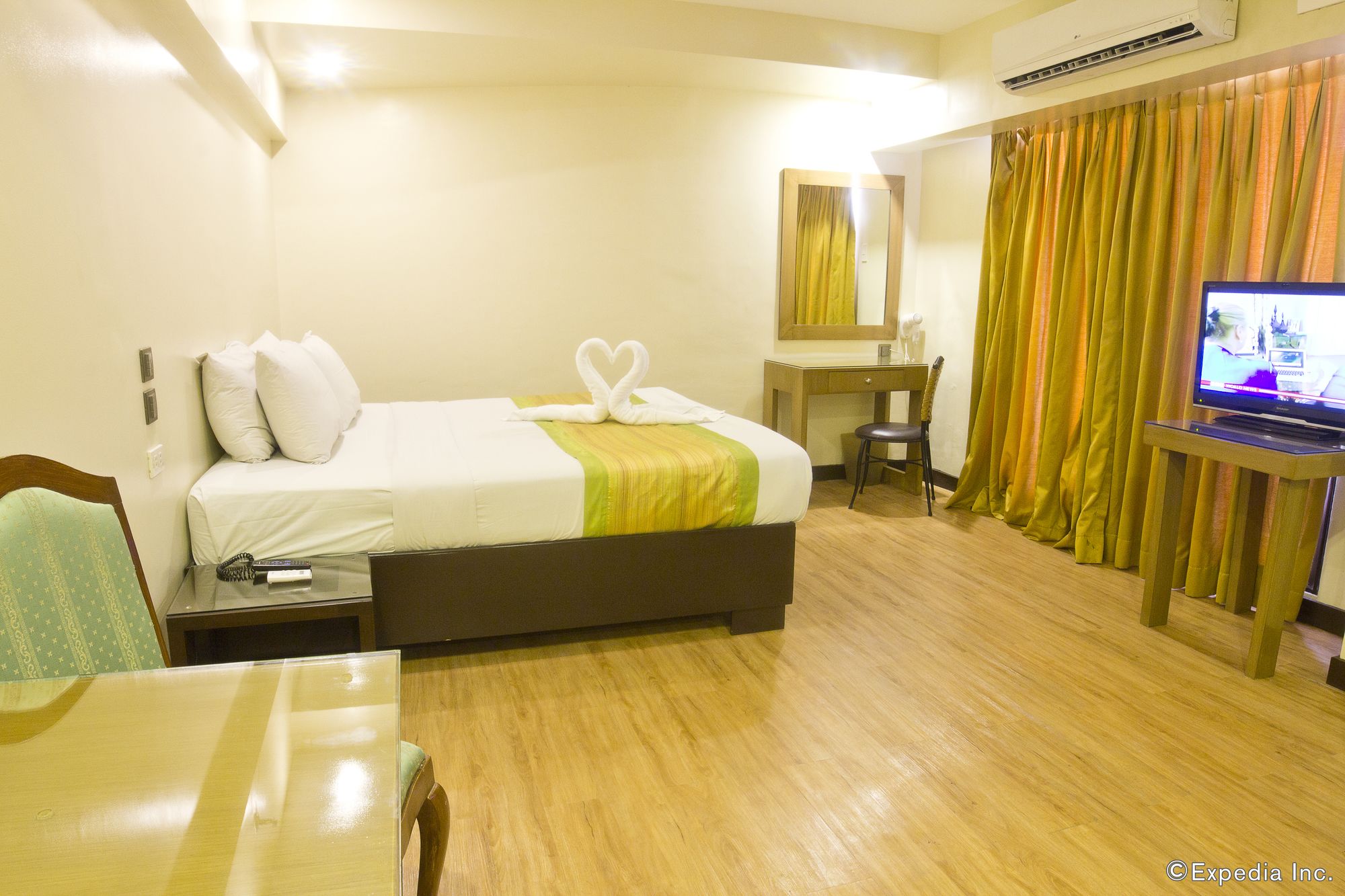 Atrium Hotel