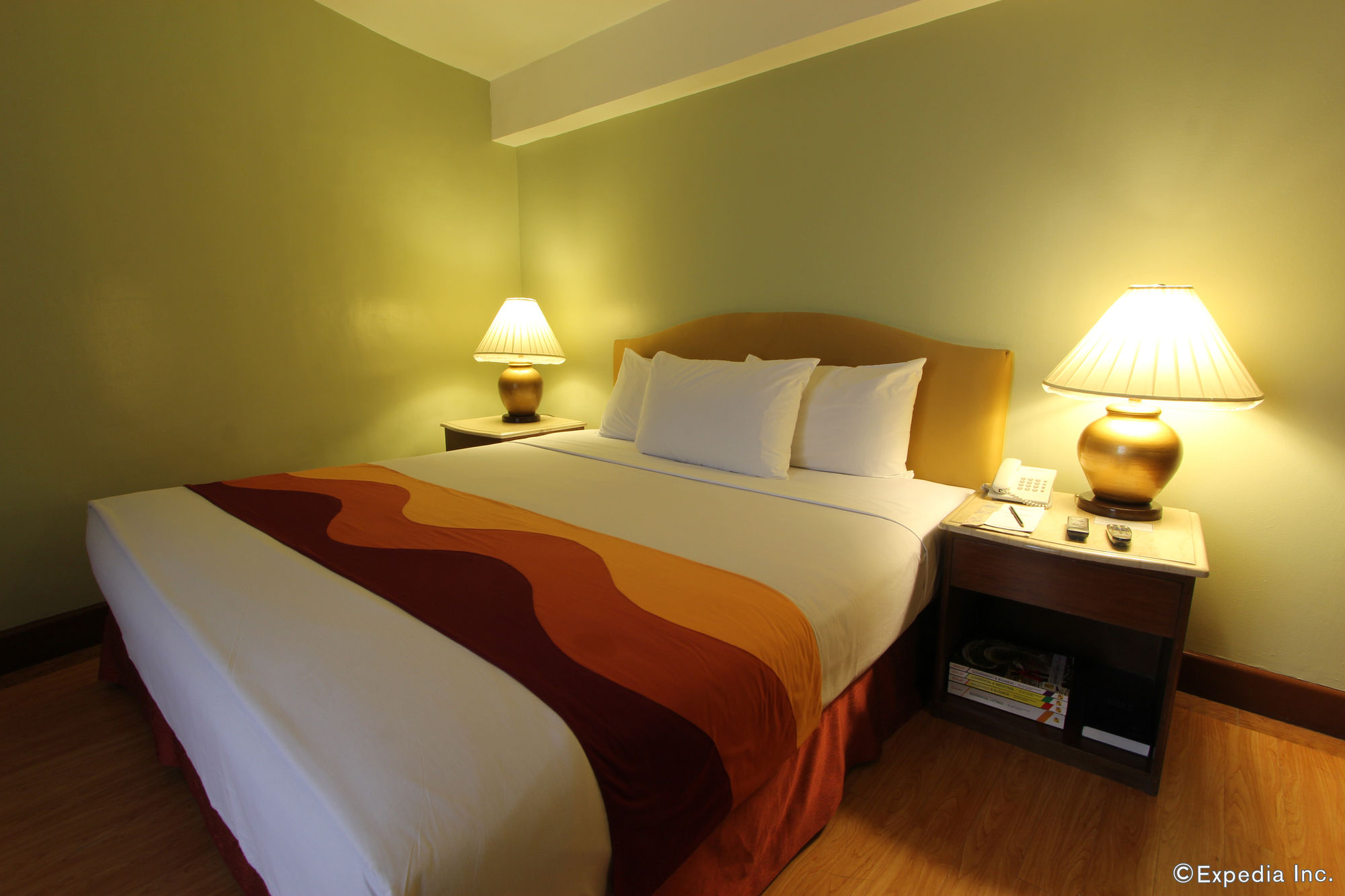 Atrium Hotel