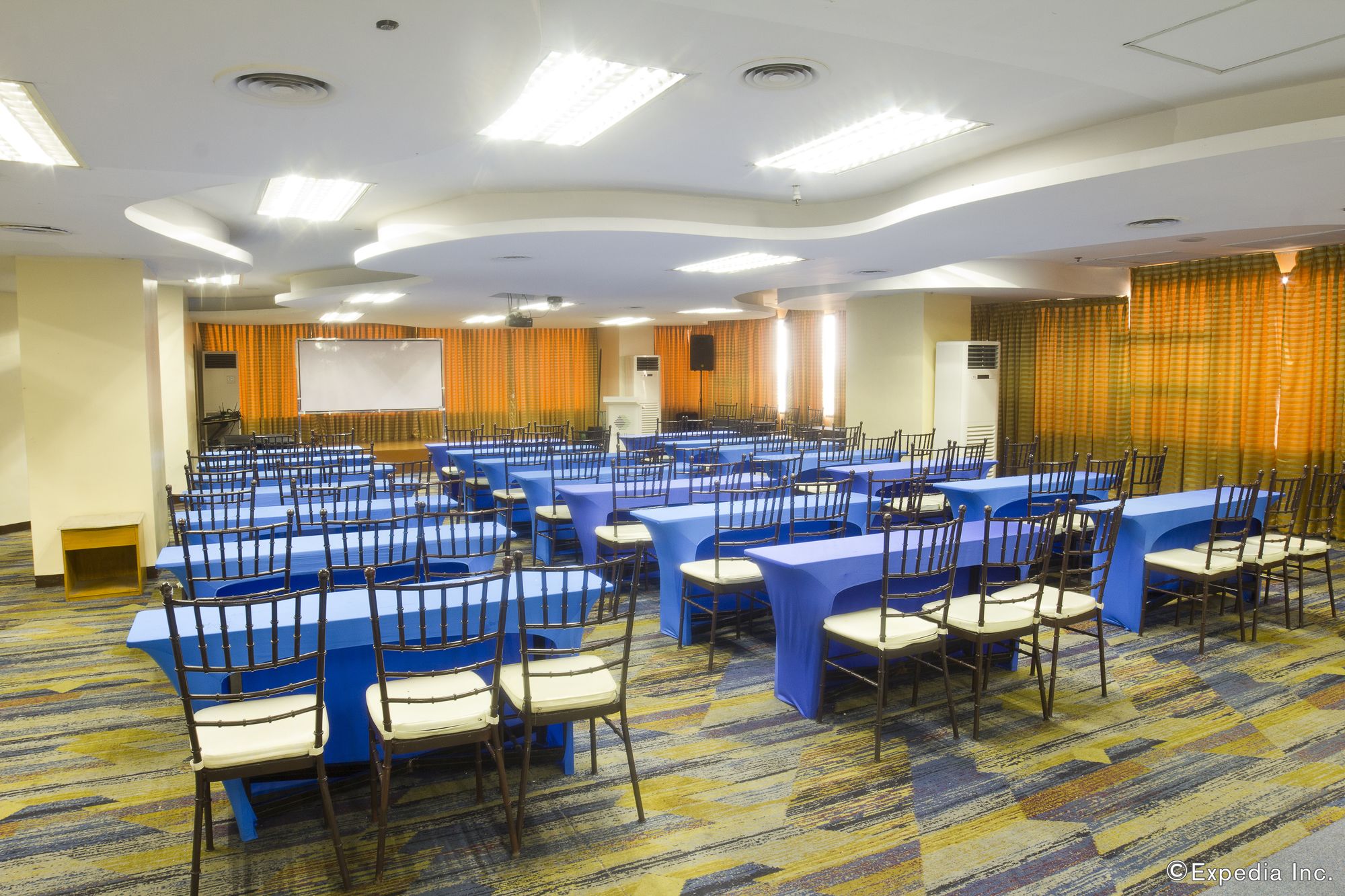 Atrium Hotel