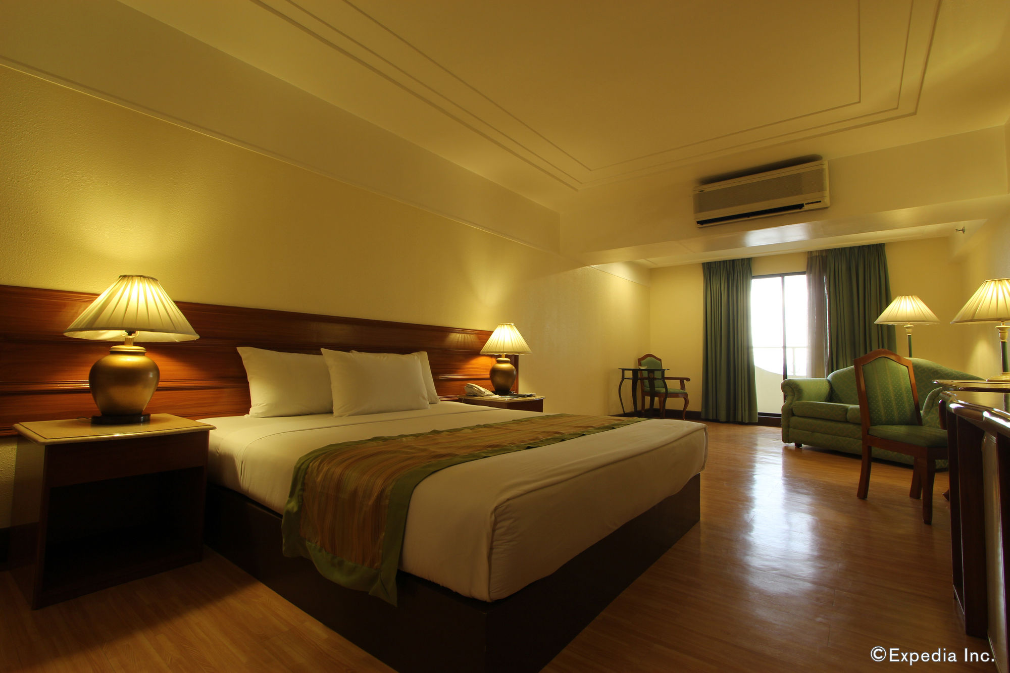 Atrium Hotel
