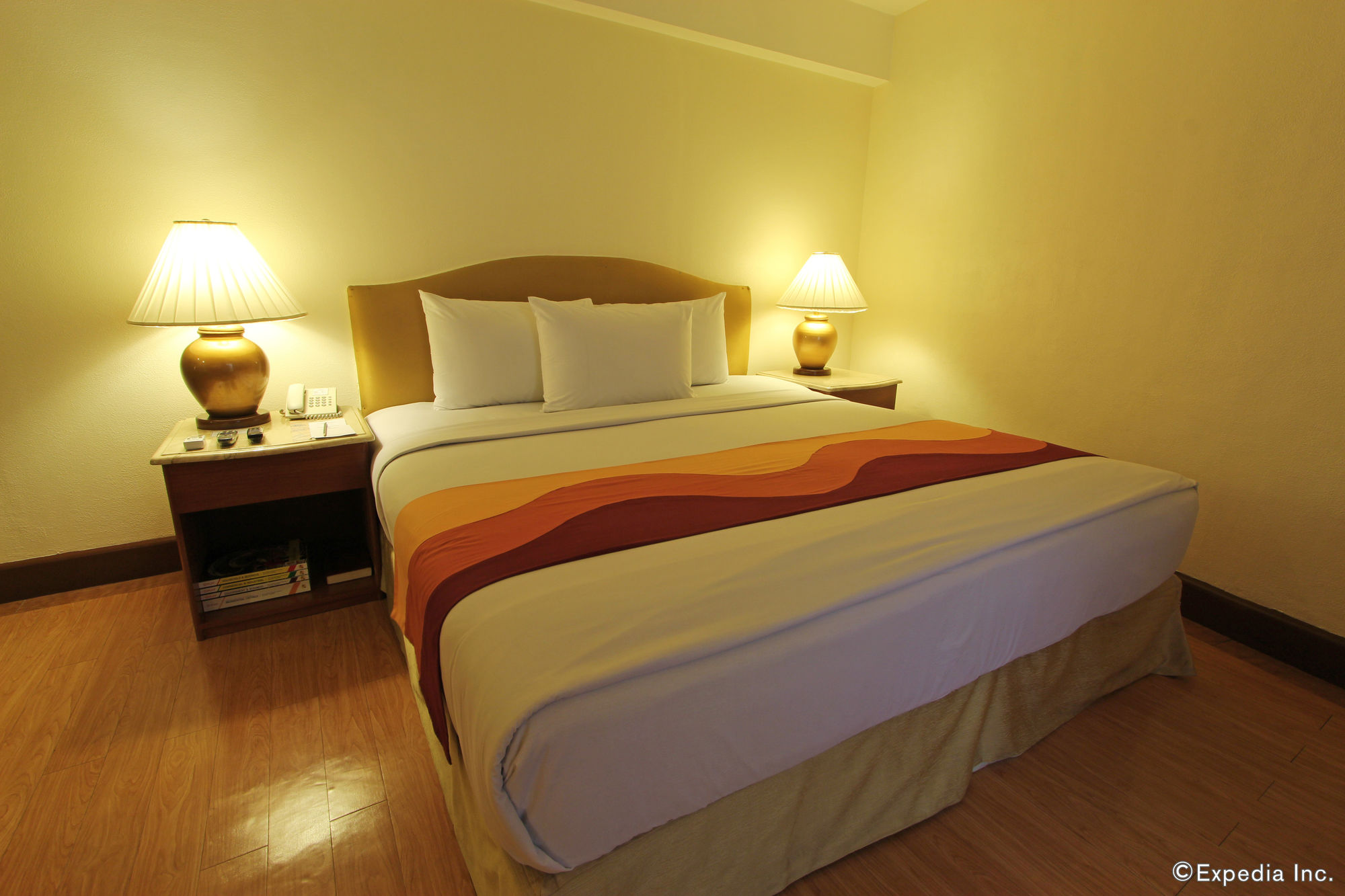 Atrium Hotel