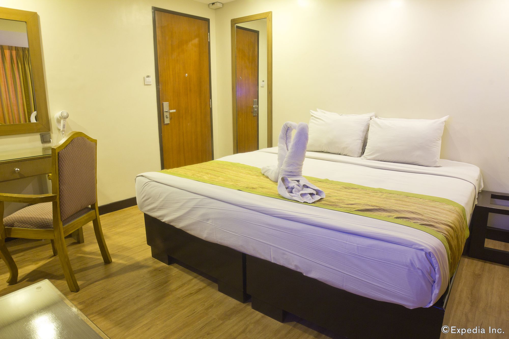 Atrium Hotel