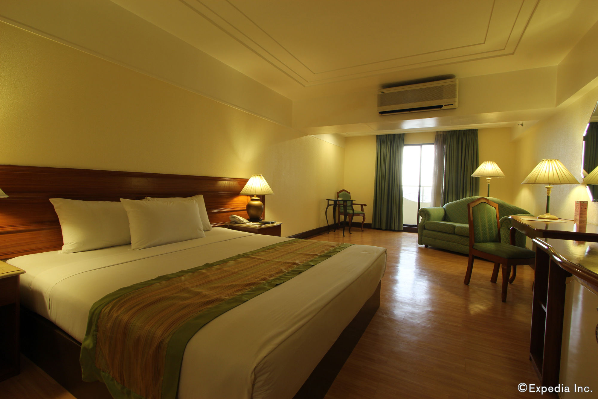 Atrium Hotel