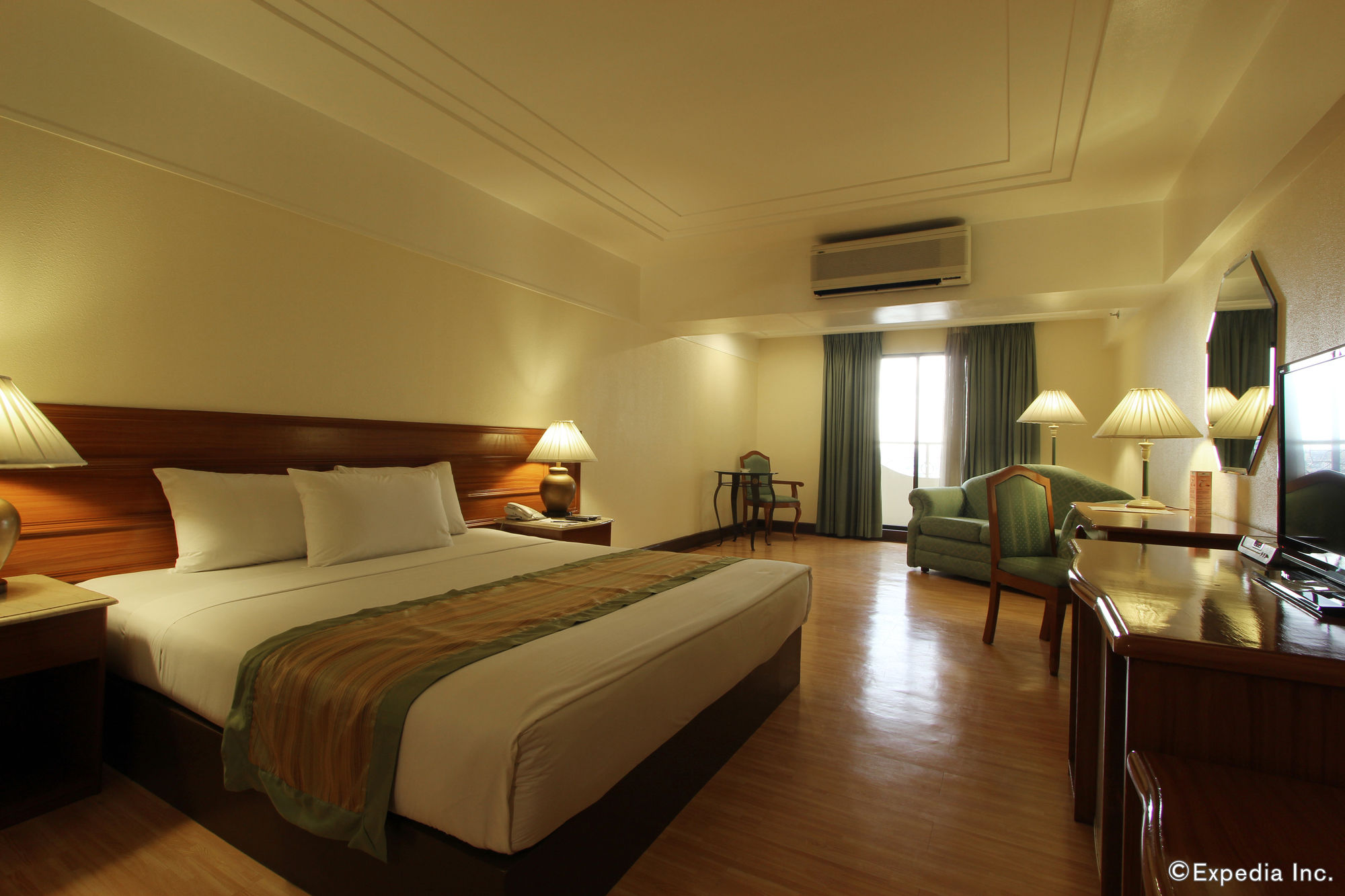Atrium Hotel