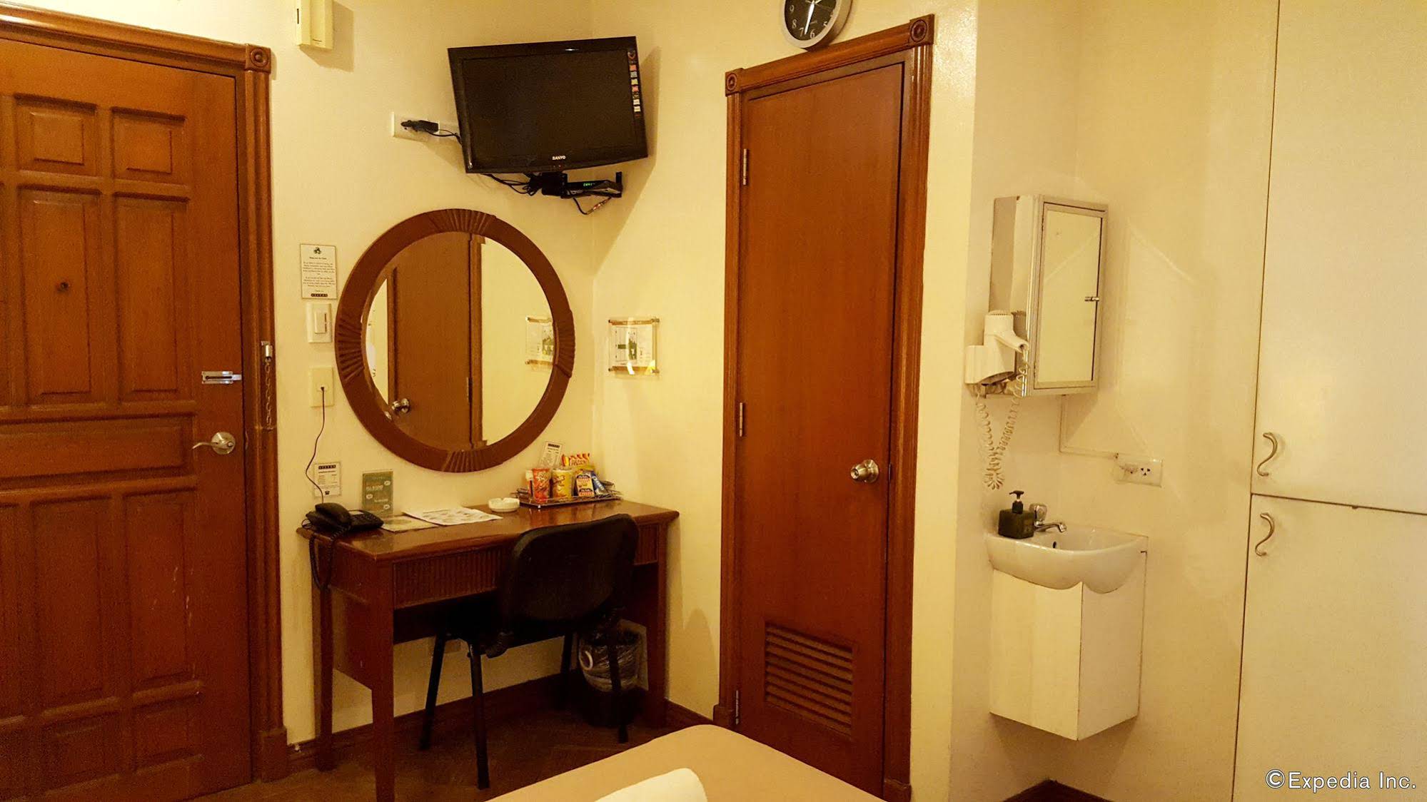 Belvilla Airport Stays Near Makati Manila